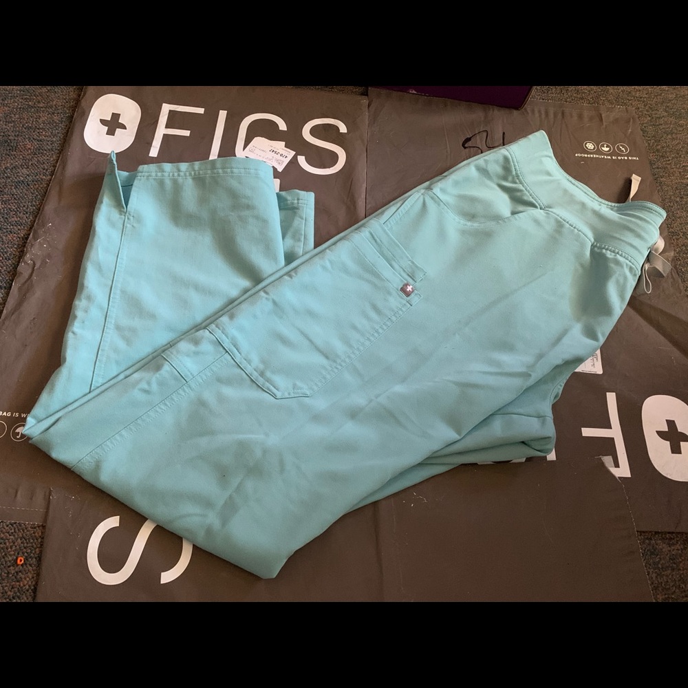 *Sold Figs Seaglass kade cargo scrub pants size l - Picture 2 of 3